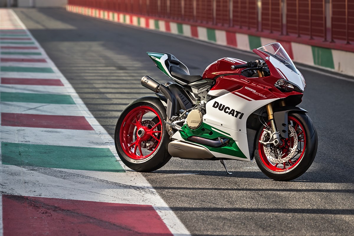 panigale最后一支舞:ducati 1299 panigale r final