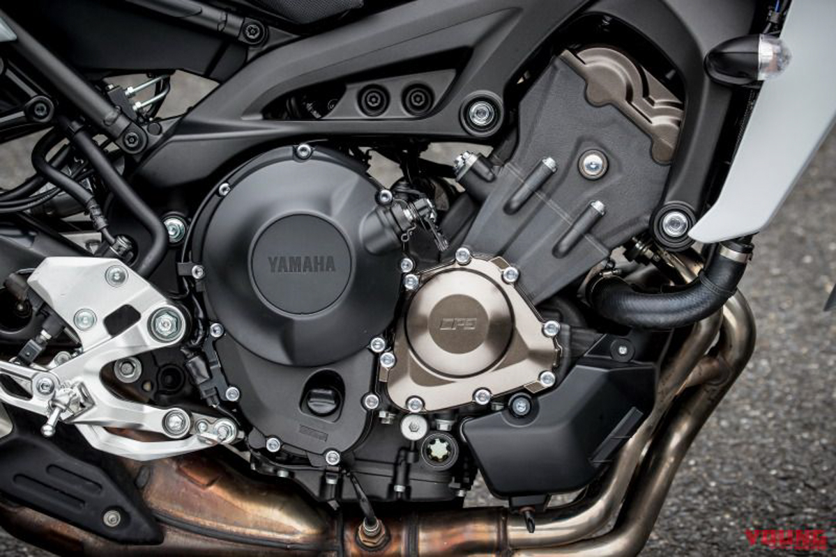 Yamaha Mt 09 Triumph Street Triple S 迷人的3汽缸操控感 試乘報告