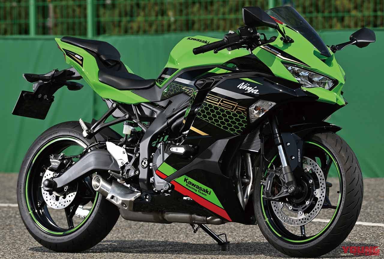 The commercial version of KAWASAKI "ZX-25R" is equipped with big ...